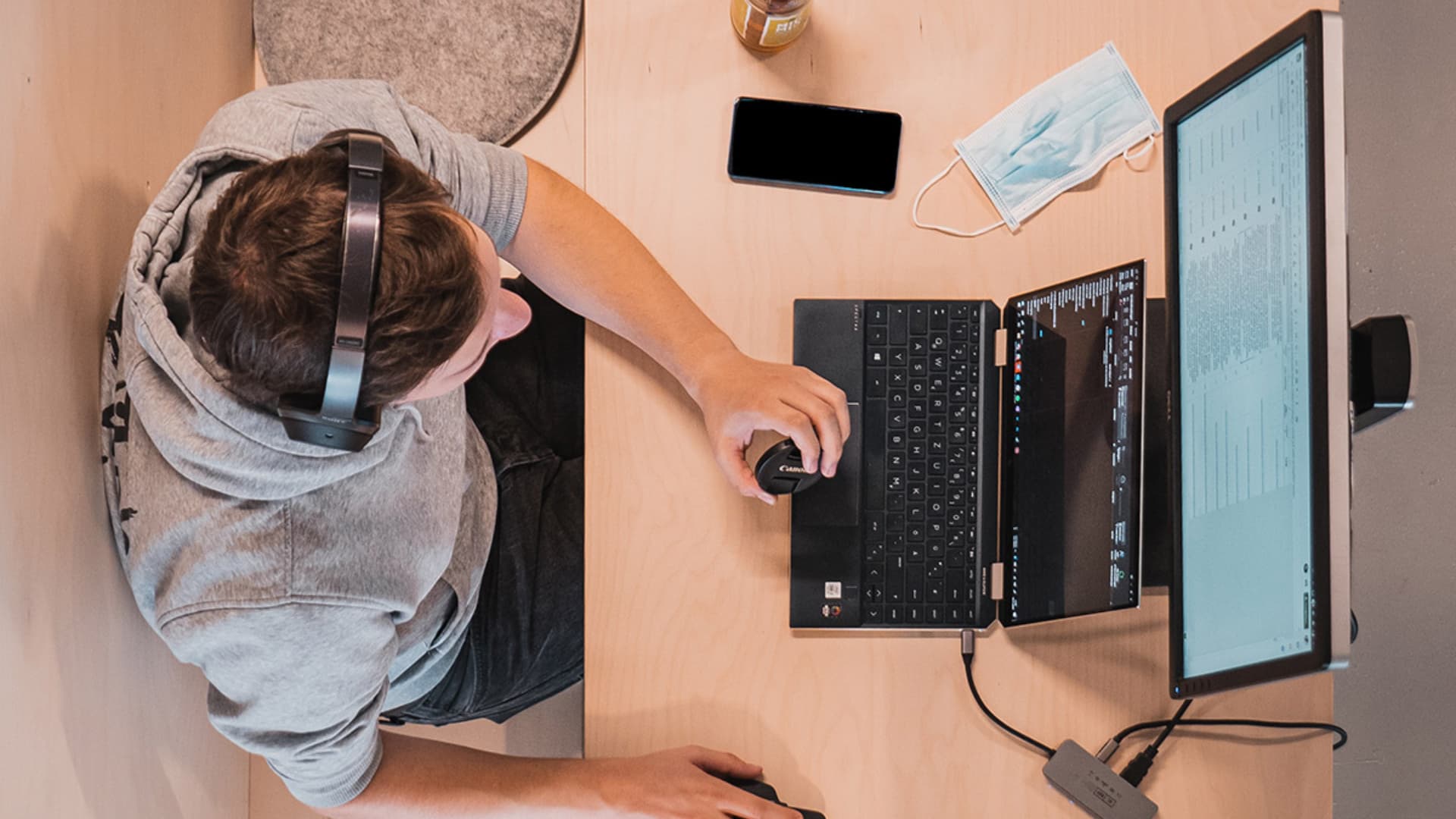 Competitive Intelligence FAQs: How Companies Gain Market Advantage