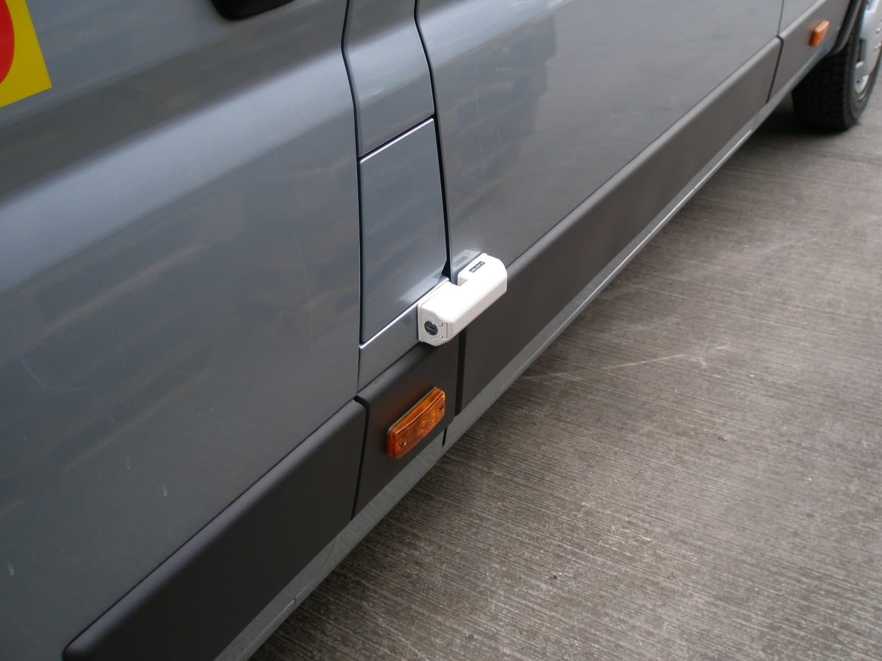 Daken Locks presenta nuove chiusure di sicurezza per porte furgoni