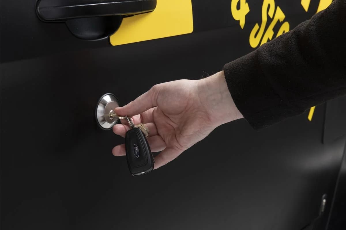 Chiusure di sicurezza per furgoni: guida all’acquisto per professionisti