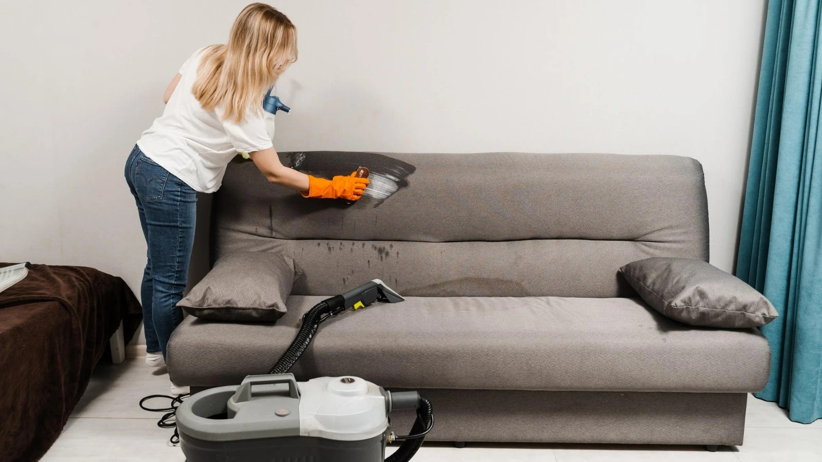 Sofa Cleaning Dubai – Bring Life Back to Your Sofas Today