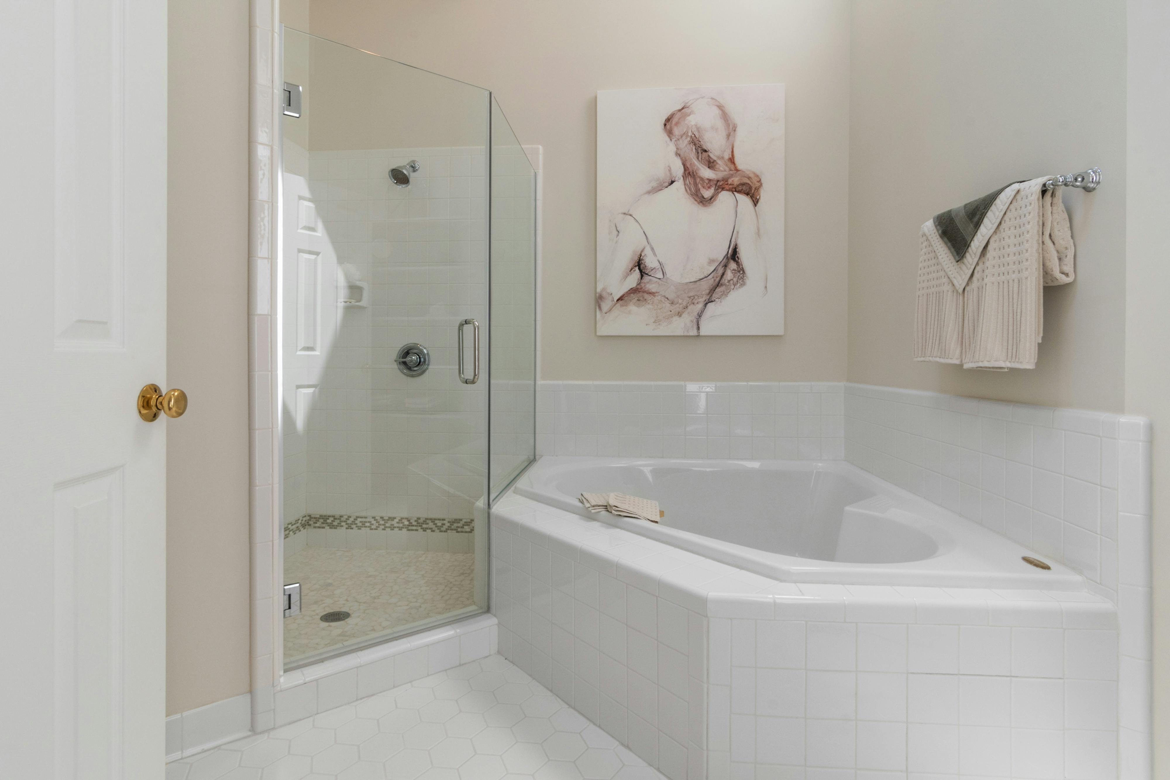 Mirrored Bathroom Cabinet with Light for Small Bathrooms